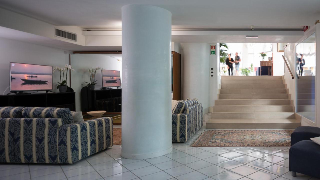 Hotel Astro Lignano Sabbiadoro Ngoại thất bức ảnh