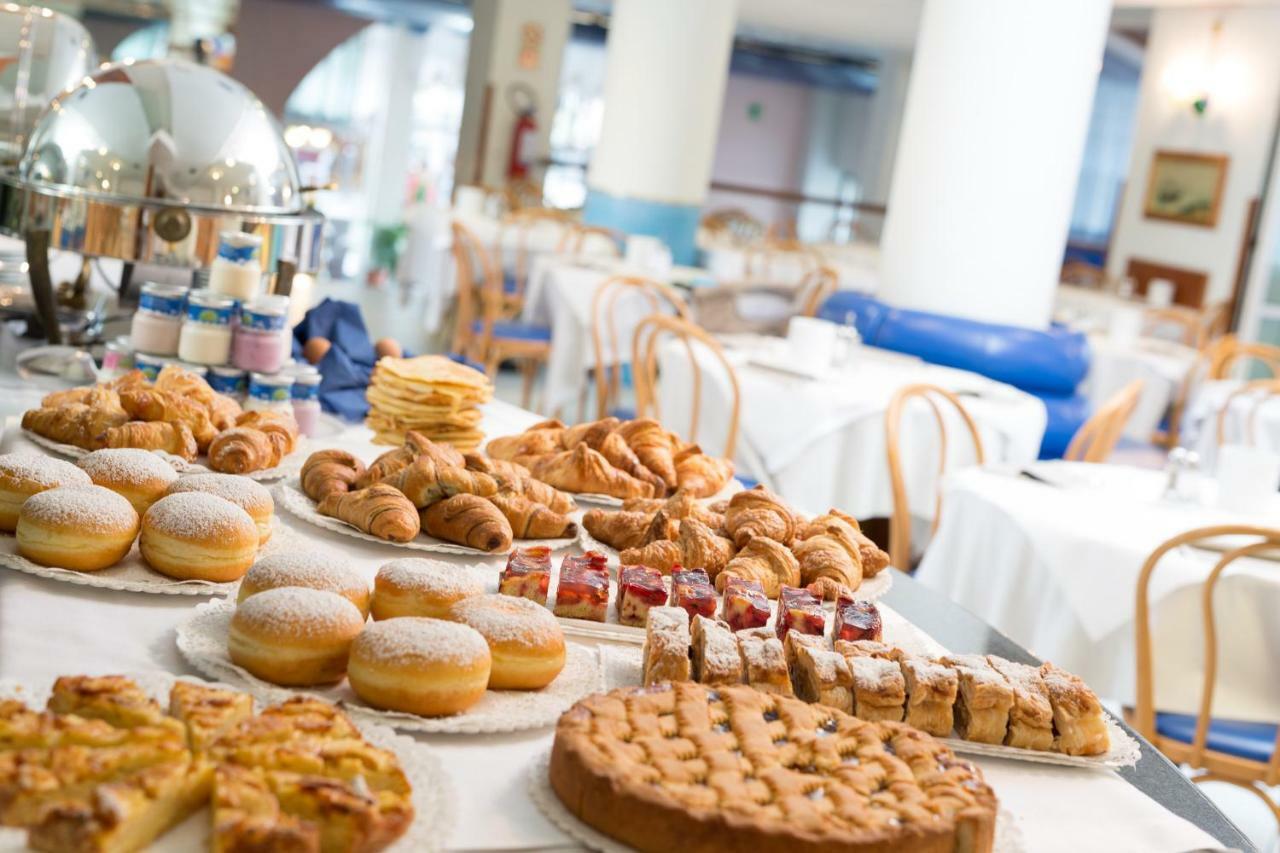 Hotel Astro Lignano Sabbiadoro Ngoại thất bức ảnh